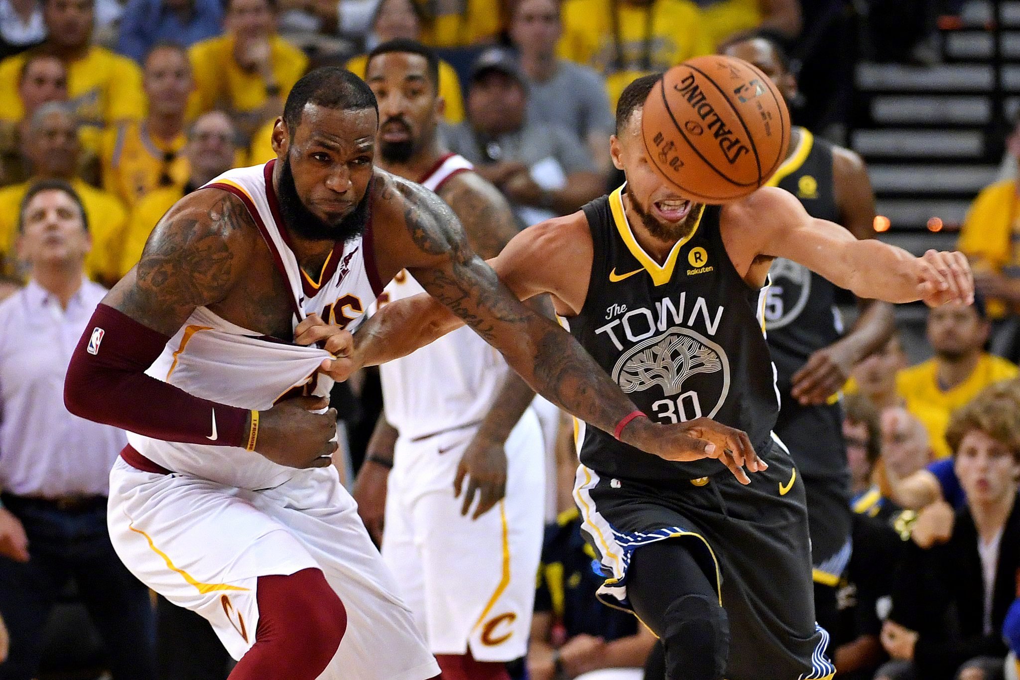 bob体育官网-骑士中锋敬献助降比分劣势无法翻盘