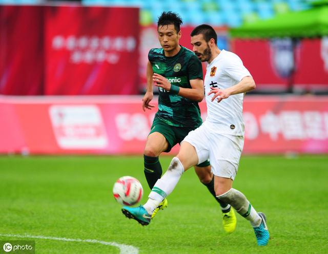 杭州绿城首次胜利，队伍士气高涨(形容队伍士气高涨)