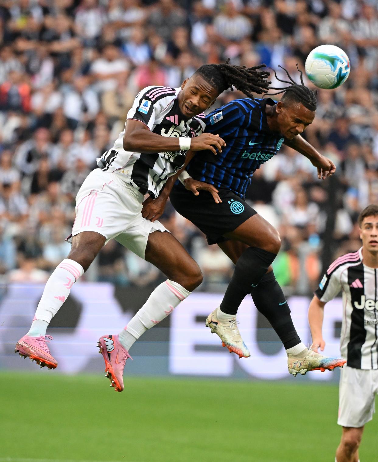 尤文图斯力克拉齐奥意甲强者再夺冠(尤文图斯vs拉齐奥比赛预测)