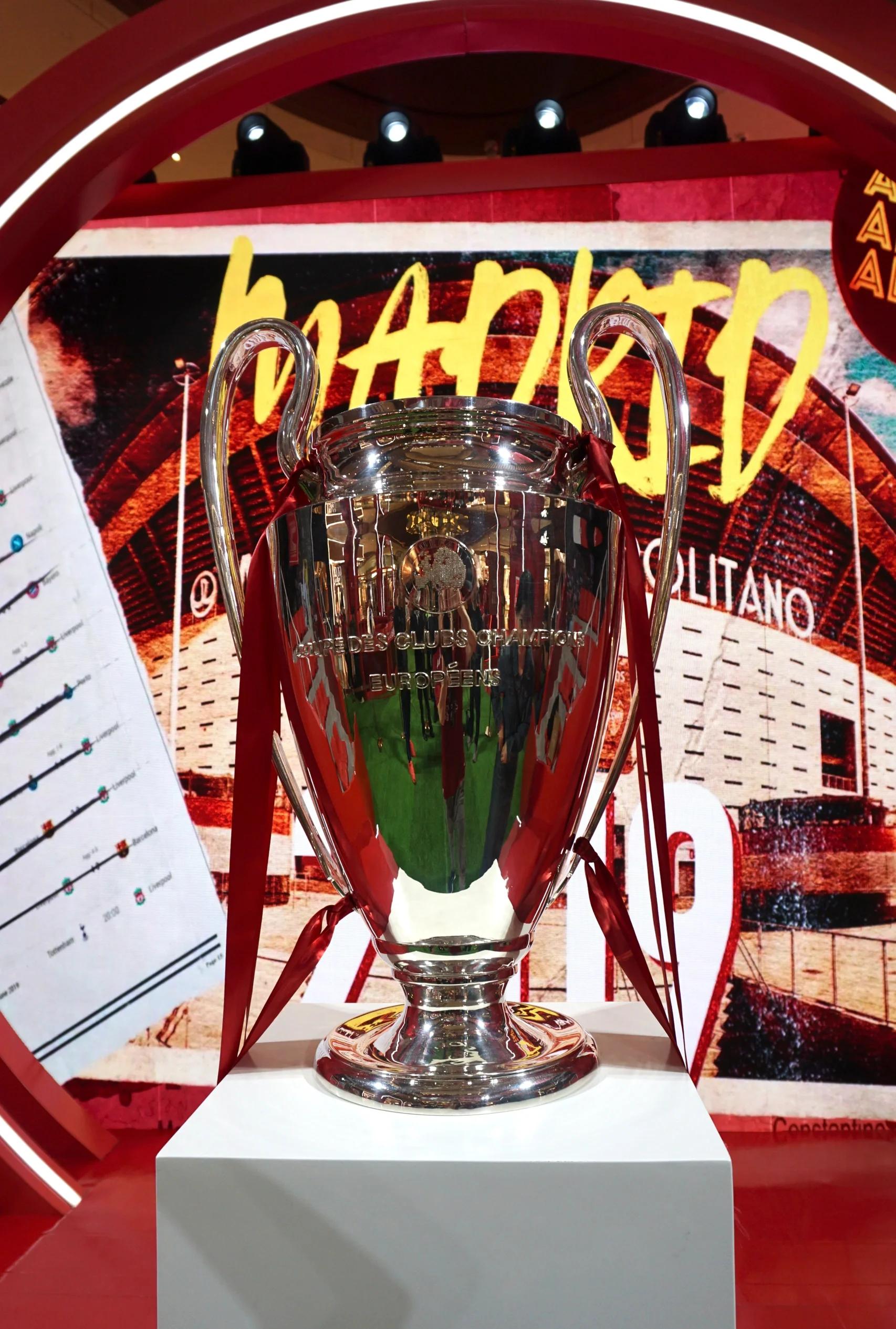 包含利物浦在欧国联比赛中夺冠，球迷狂欢街头的词条